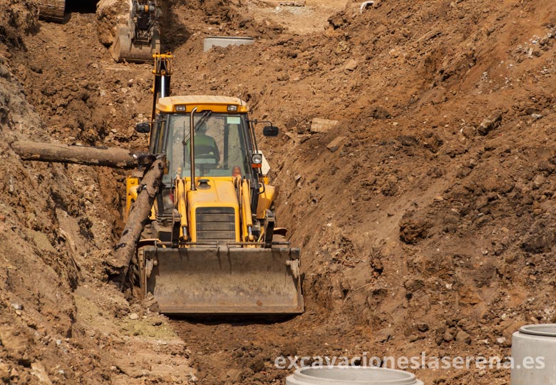 Apertura de zanjas con excavadora